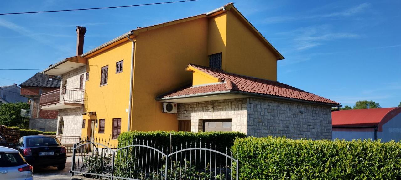 Apartmani Jere Kastav Rubesi Buitenkant foto